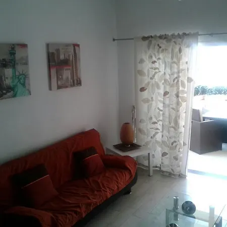 Yucca Park Interaction Apartment *